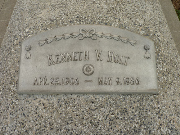 Holt Kenneth